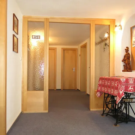 Zentral By Interhome *