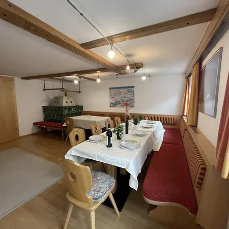 Zentral By Interhome Schnann