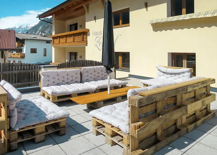 Zentral By Interhome Casa de Férias Schnann